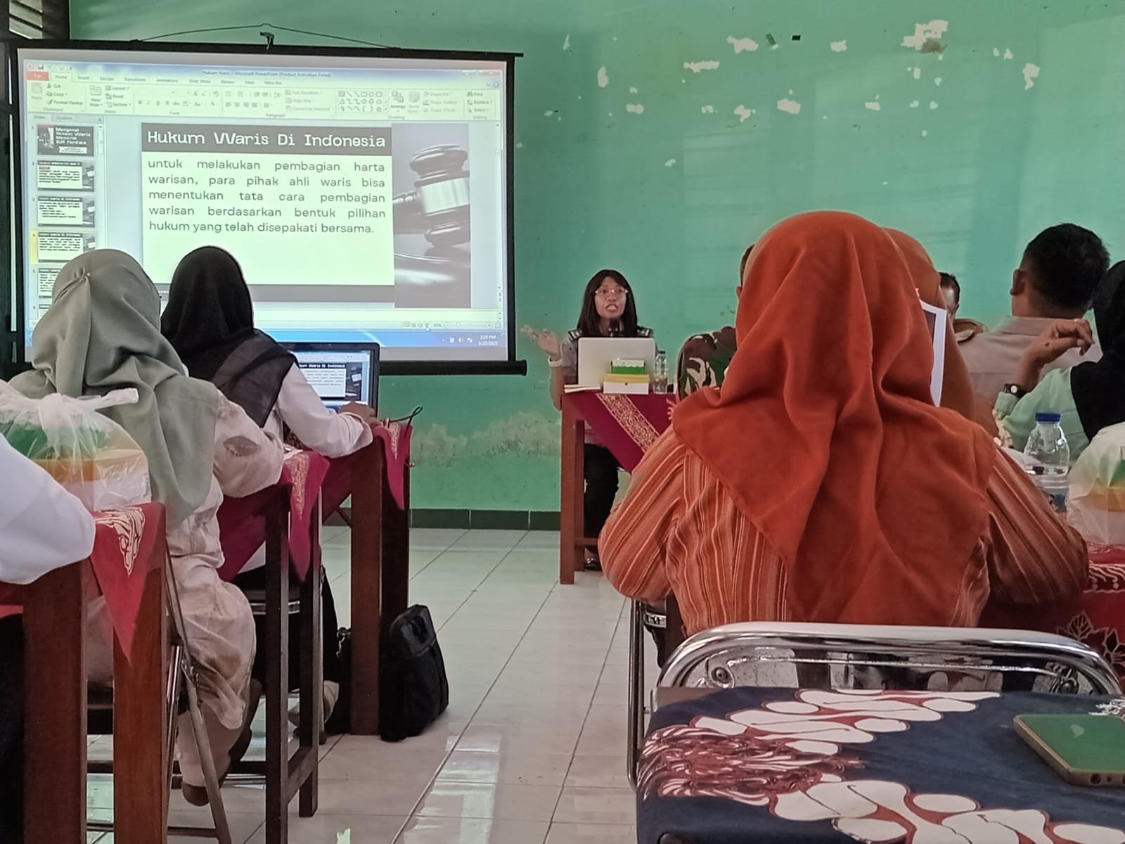 Penyuluhan Hukum di Kelurahan Prenggan