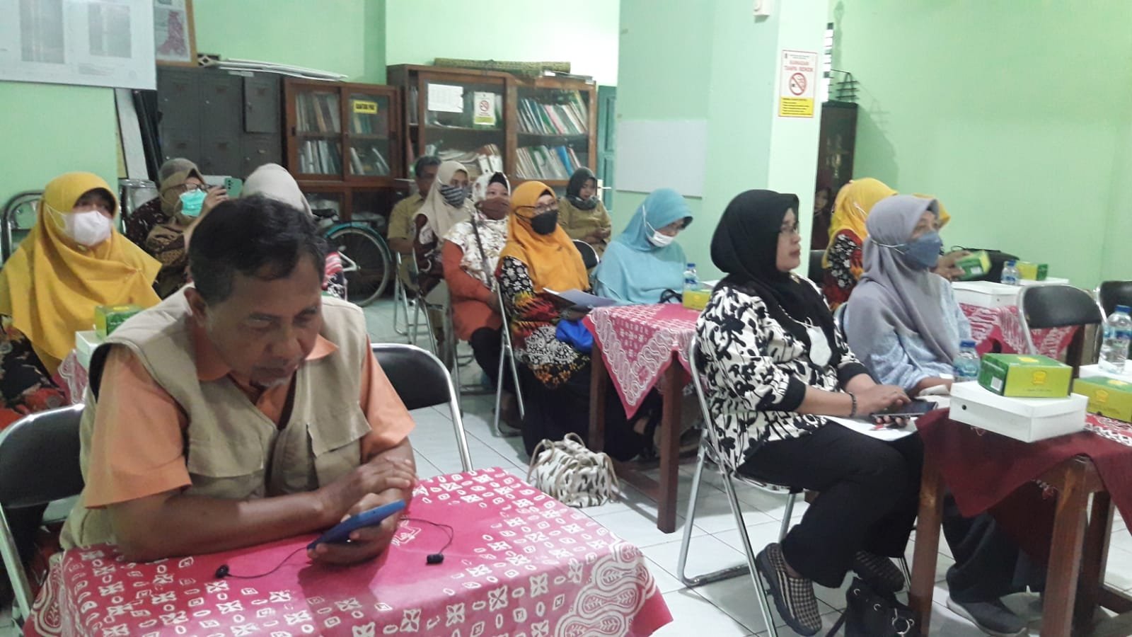 Penyuluhan Hukum bekerjasama dengan LBH Sekar Melati di Kelurahan Purbayan Kemantren Kotagede, Yogyakarta